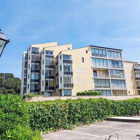 Le Grand Large-6 By Interhome